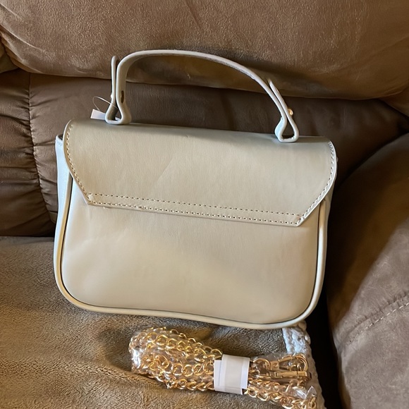 BELLA RUSSO gray boxy small crossbody bag gold tone chain BT2 2619 NWOT - Picture 2 of 5